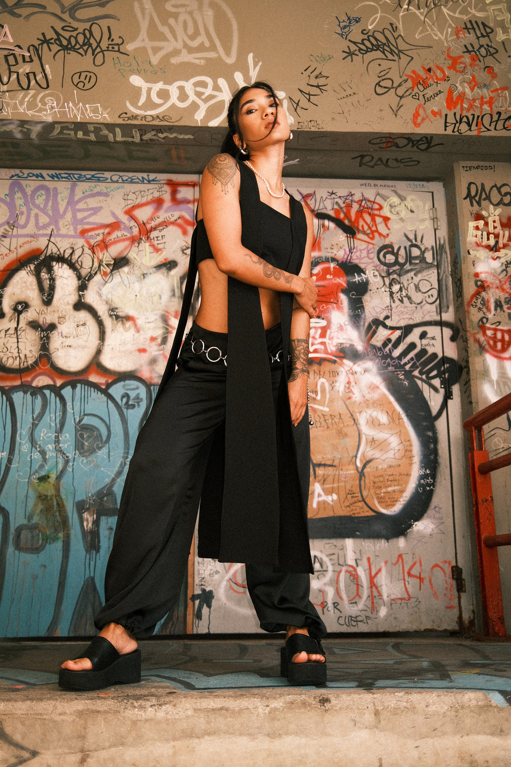 STAY CURIOUS PANTS IN BLACK