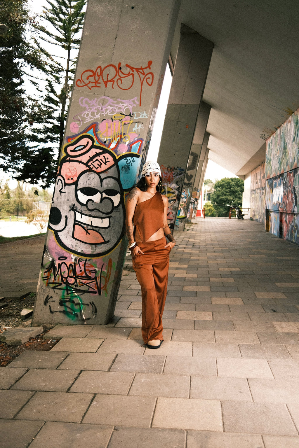 STAY CURIOUS PANTS IN RUST