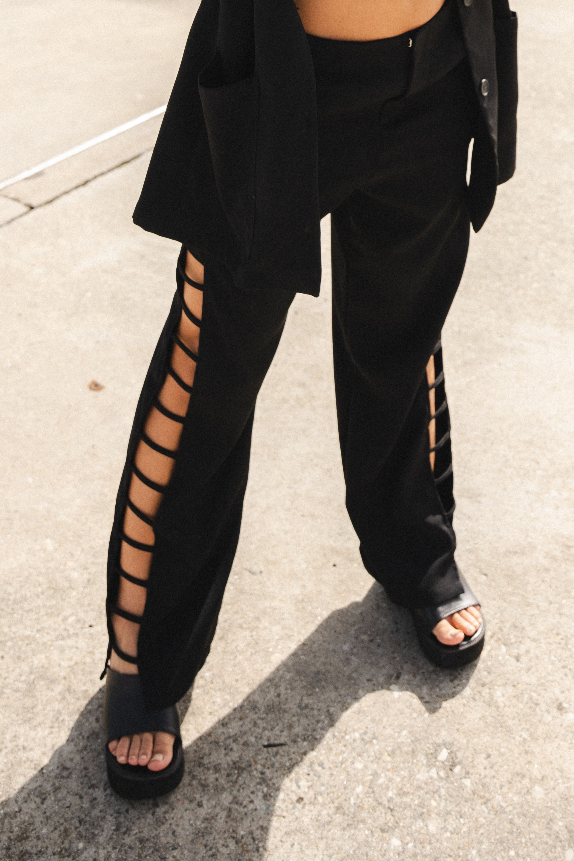 OPEN MIND PANTS IN BLACK