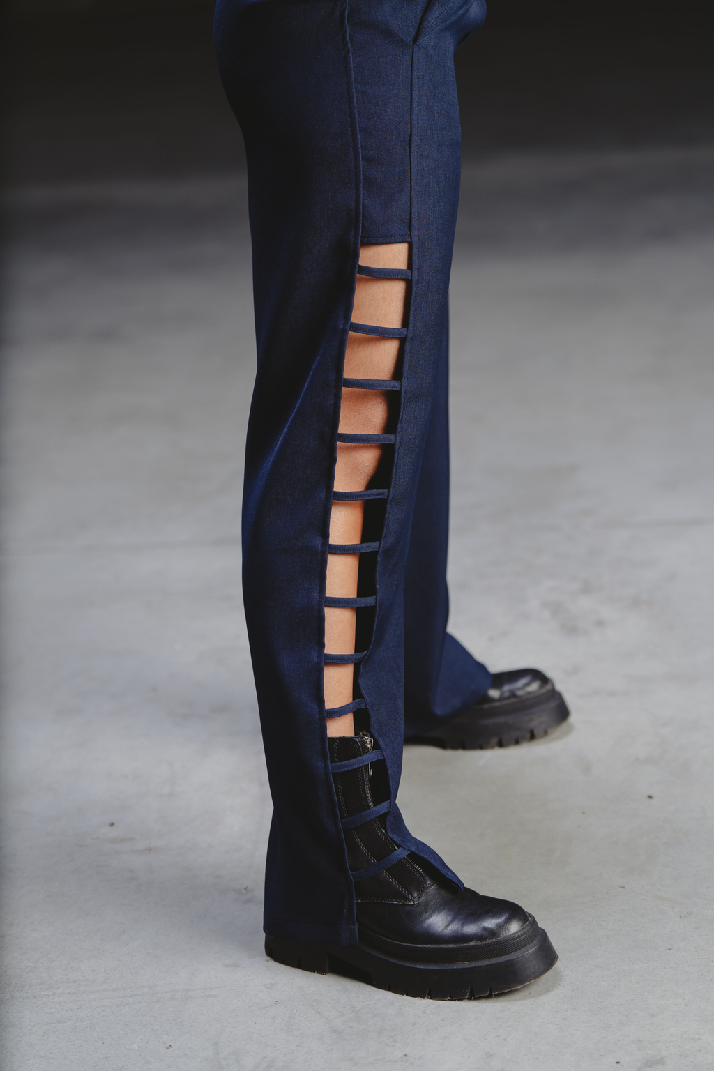 OPEN MIND PANTS IN NAVY