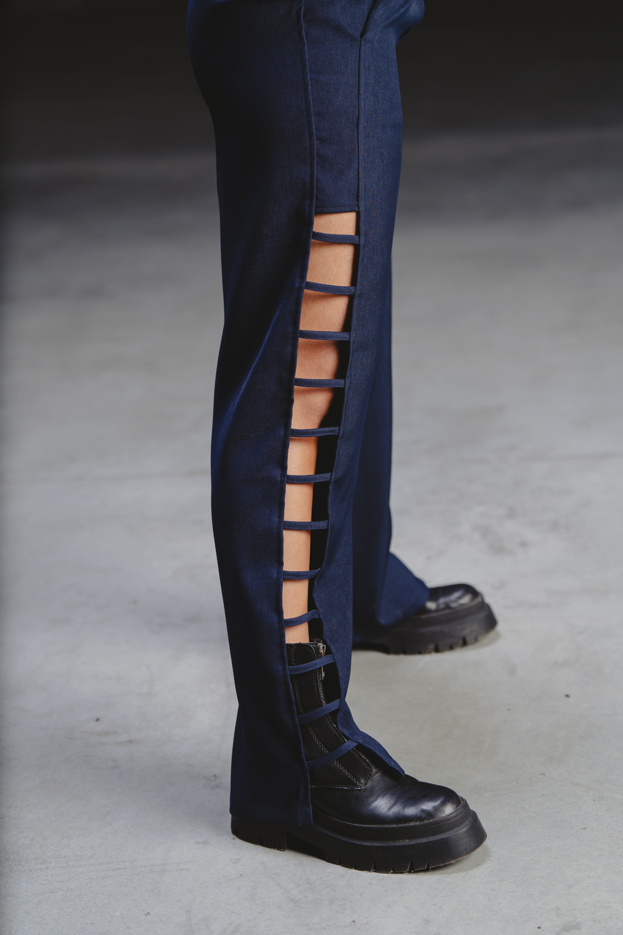 OPEN MIND PANTS IN NAVY