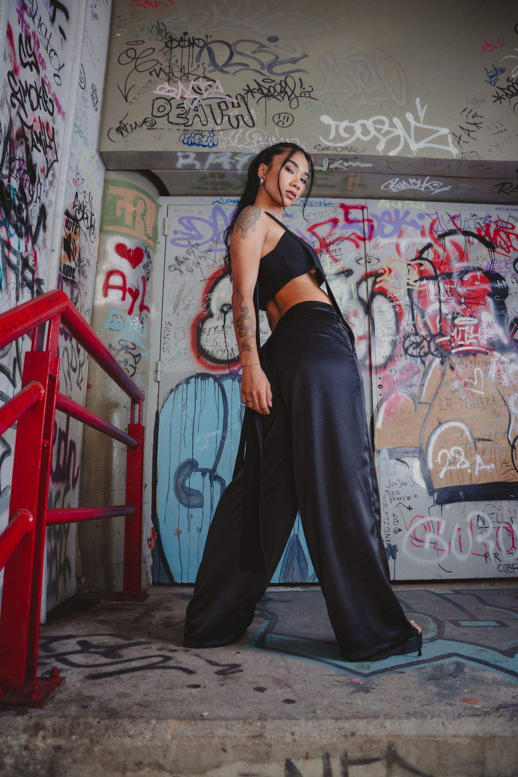 STAY CURIOUS PANTS IN BLACK