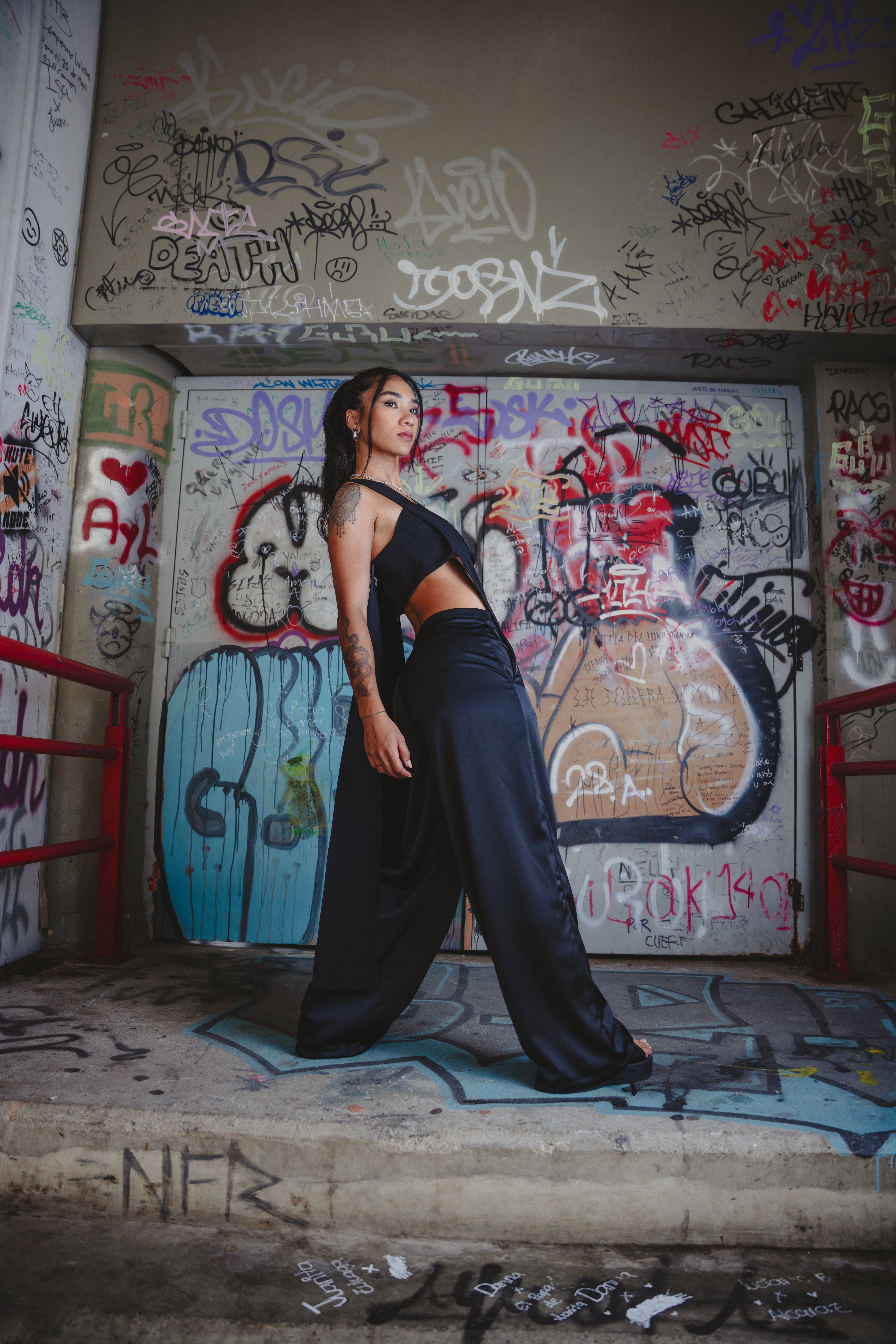 STAY CURIOUS PANTS IN BLACK