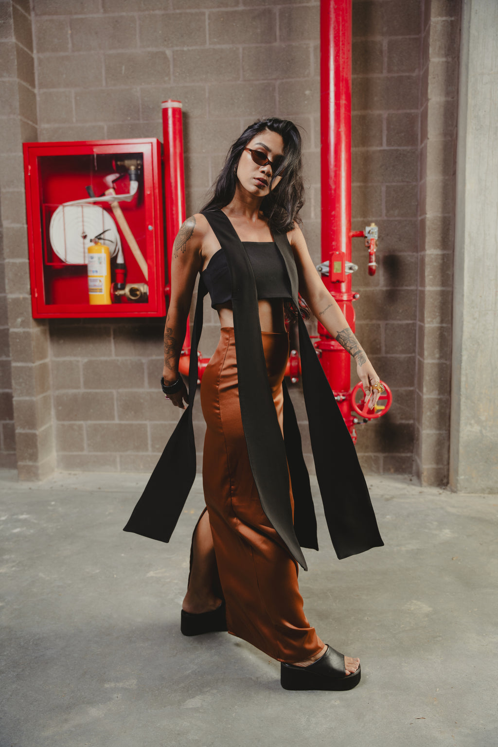 THE DOUBLE TAKE TOP IN BLACK