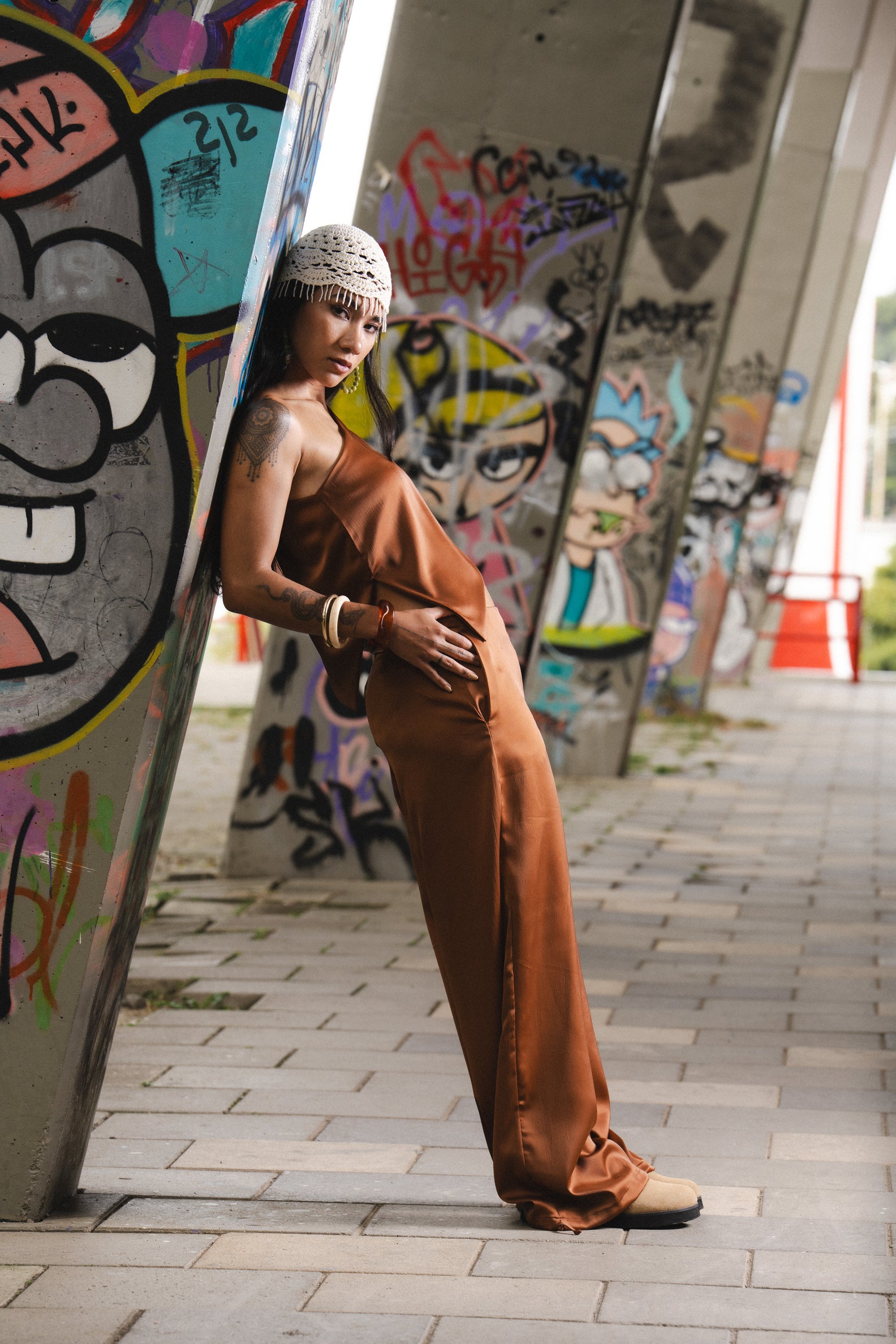 STAY CURIOUS PANTS IN RUST